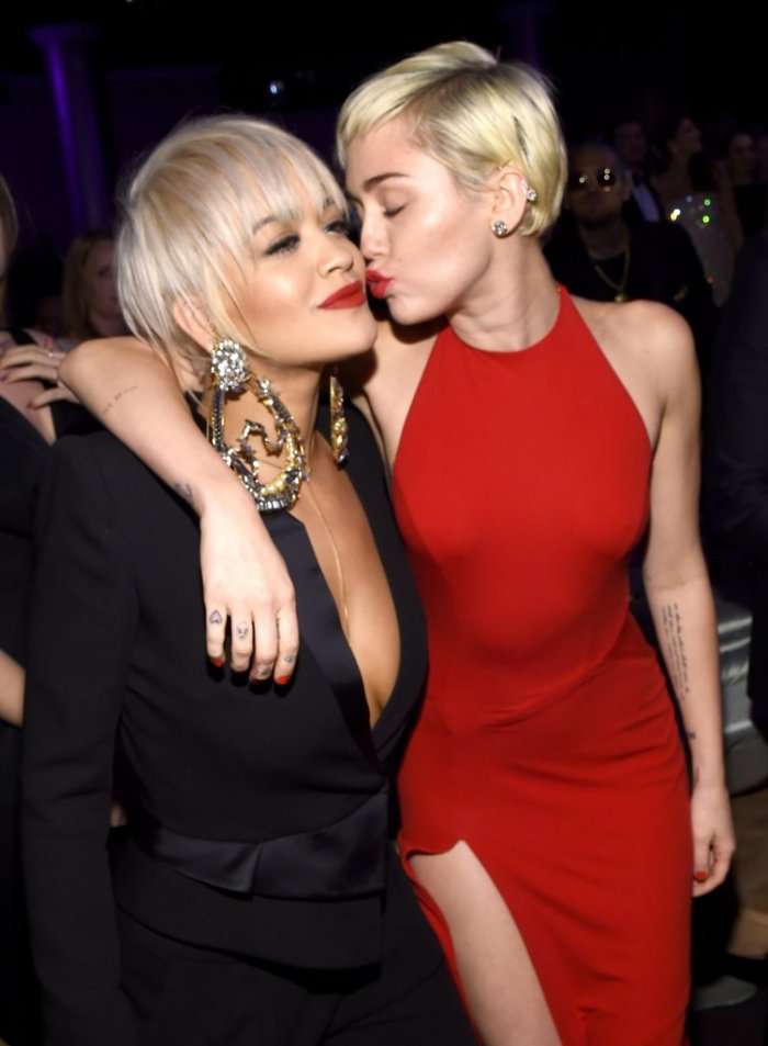 Miley Cyrus, 'provokon' Rita Orën (FOTO)