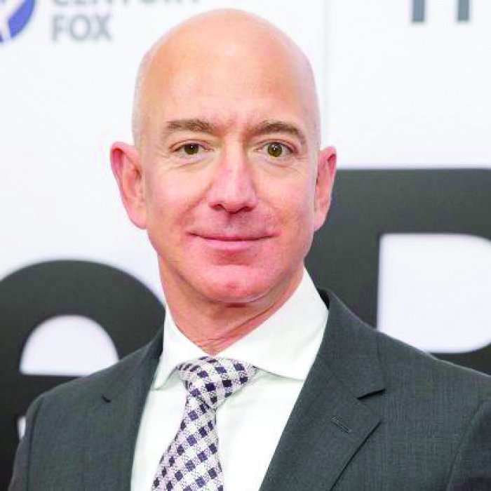 Jeff Bezos, njeriu më i pasur në botë (Foto)