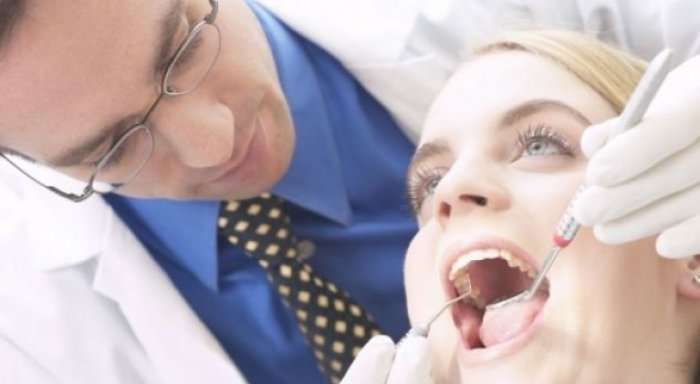 Sëmundjet e rënda që i shkaktojnë dhëmbët e prishur