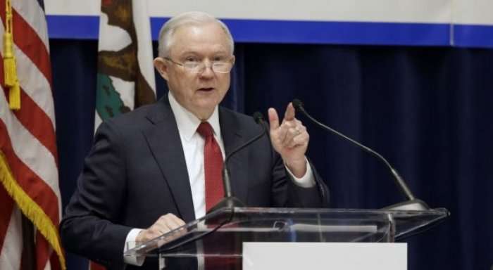 Departamenti i Drejtësisë hedh në gjyq Kaliforninë për ligjet e imigracionit