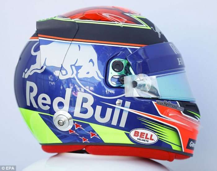 Të mahnitshme helmetat e pilotëve të Formula 1