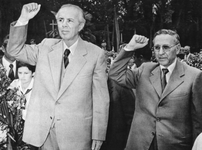 Përplasjet mes Titos dhe Stalinit përçanë Partinë Komuniste në Shqipëri Koçi Xoxe kishte më shumë influencë se Enver Hoxha 