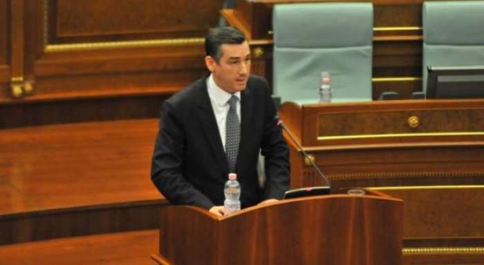 Deputetja e VV'së thotë se Kadri Veseli po angazhohet për t'ia bërë votat rezolutës së PSD'së