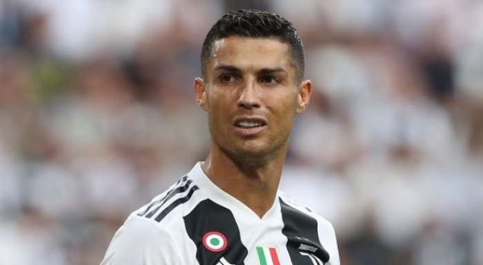 Cristiano Ronaldo hap hotelin në Paris me emrin CR7