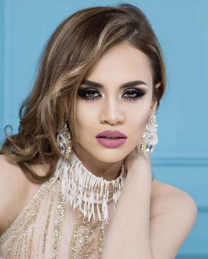 Ja si shkëlqen Kaltrina Mikushnica me koleksionin EMPORIUM (Foto)