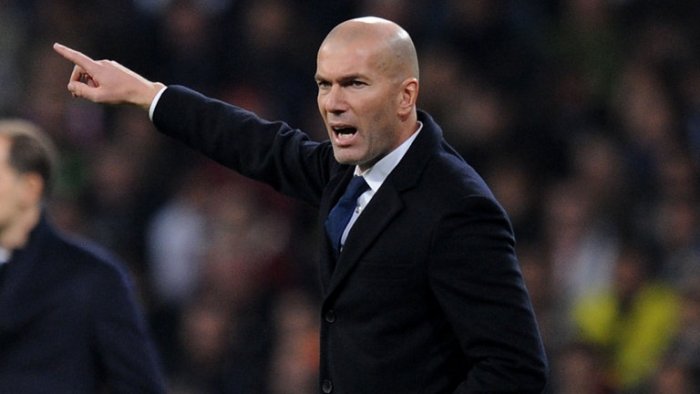 Zidane kërkon ta marrë drejtimin e Chelseat