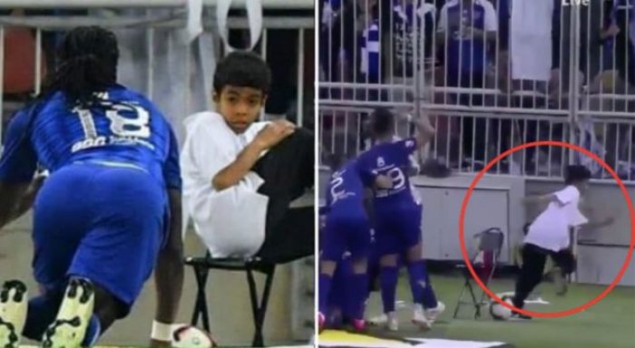 Festimi i çuditshëm i futbollistit e frikëson djaloshin në stadium
