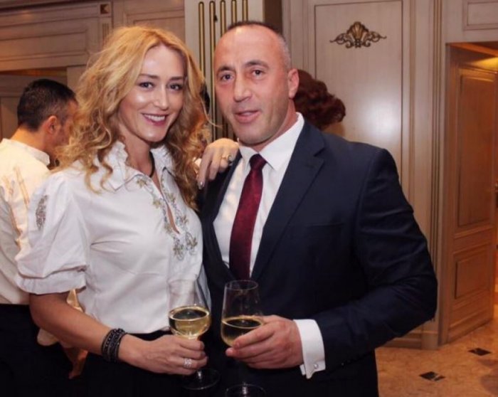 Ramush Haradinaj “Follow” veç Anitës, kryeministri i vendosur në Instagram sikur për taksën