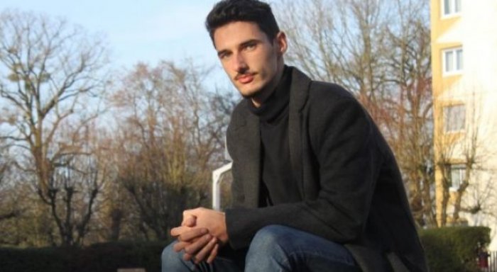 Adoleshenti shqiptar që shpëtoi familjen e tij nga dëbimi në Francë