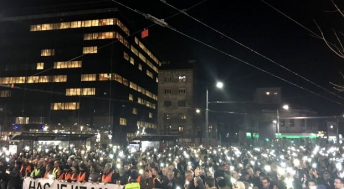 Mijëra persona marshojnë në Beograd në kërkim të së vërtetës për vrasjen e Ivanoviqit