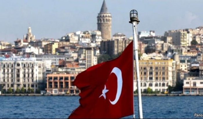 Turqia feston 98 vjetorin e pavarësisë