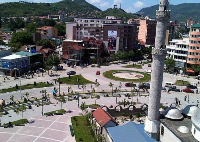 Vendoset gurthemeli i lapidarit përkujtimor për 34 dëshmorë në Mitrovicë