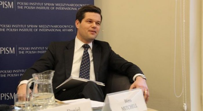Tronditet State Departamenti jep dorëheqje zyrtari përgjegjës për Kosovën