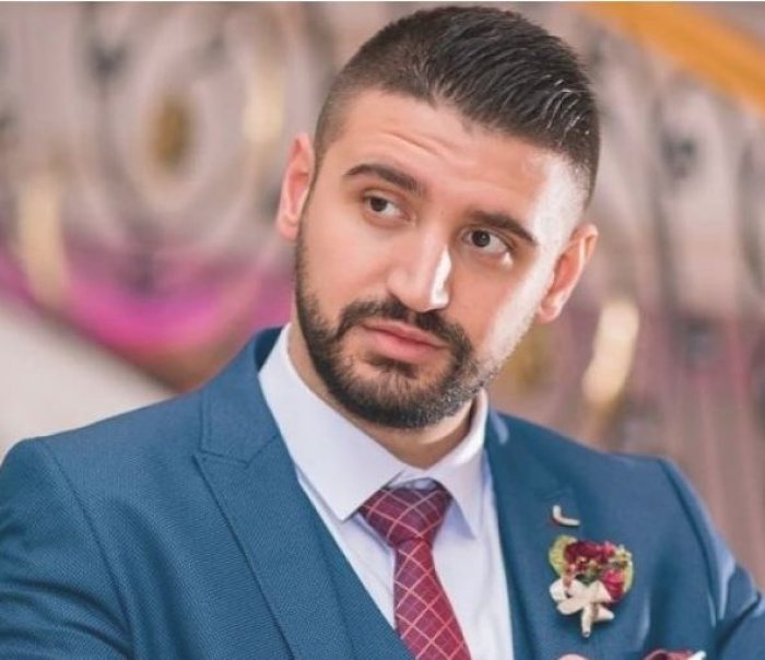 Intervistë për 'Kosova Sot' me këngëtarin Taulant Bajraliu: 'Taulanti, Ibrahim Tatlisesi kosovar' (Foto/Video)