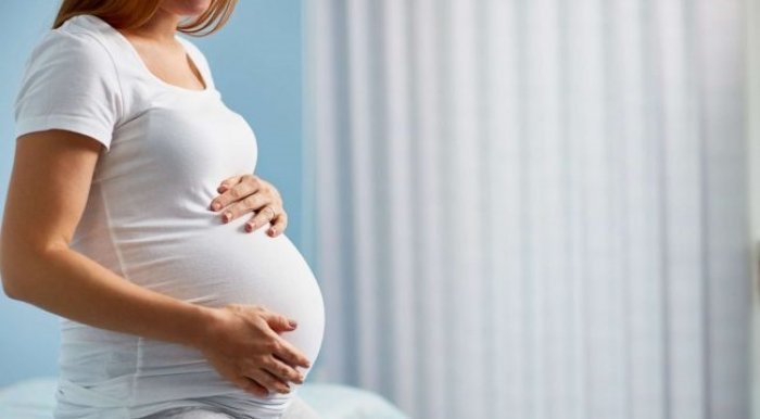 Stilistja e njohur për gratë shtatzëna: Jeni duke e bërë këtë gabim