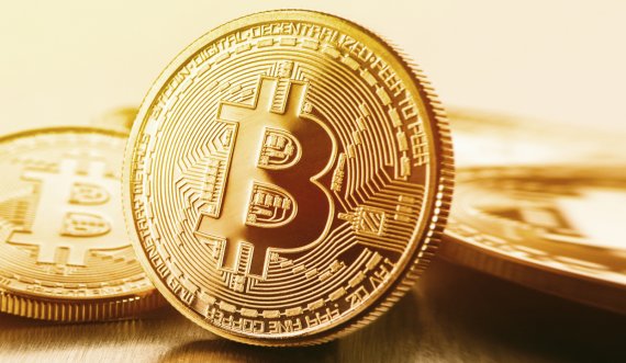 Valuta dixhitale, Bitcoin, arrin vlerë rekorde