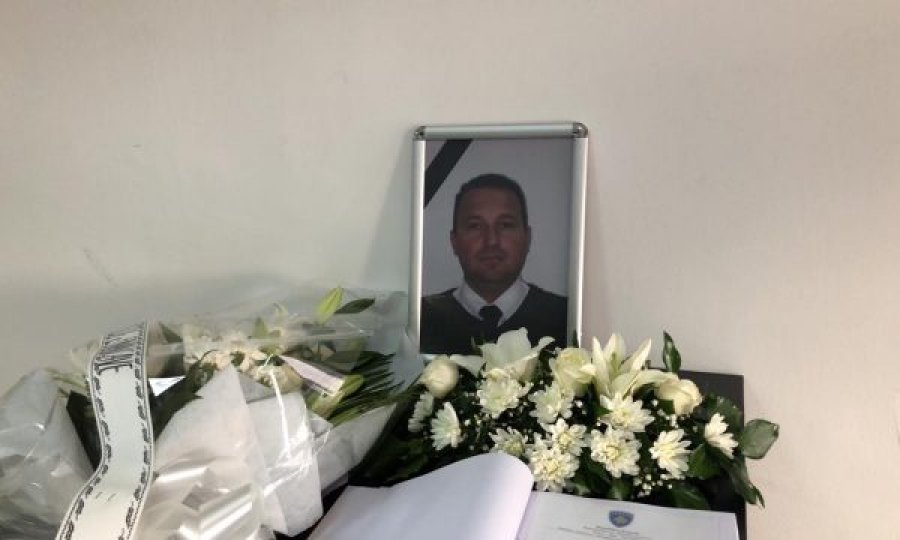 Oficeri doganor Shkumbin Efendia vdes pas infektimit me COVID-19