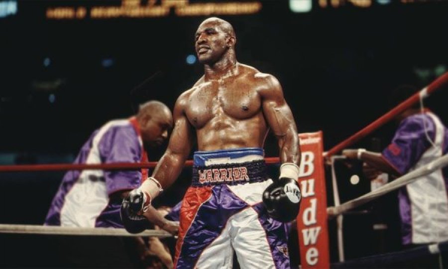 Pas Mike Tysonit, edhe një legjendë tjetër e boksit rikthehet në ring