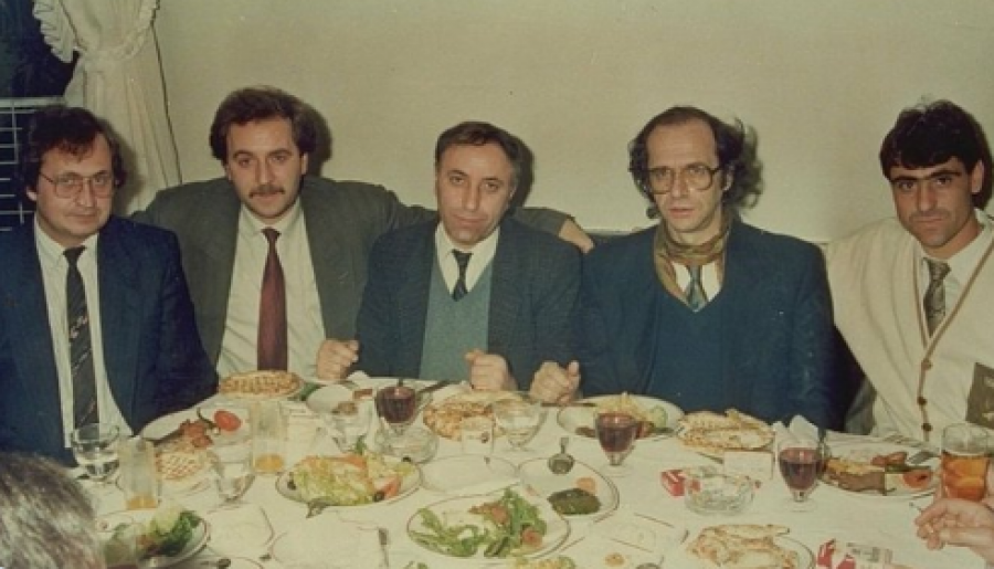 Publikohet fotografi e rrallë e Ibrahim Rugovës me Fadil Vokrrin në Turqi