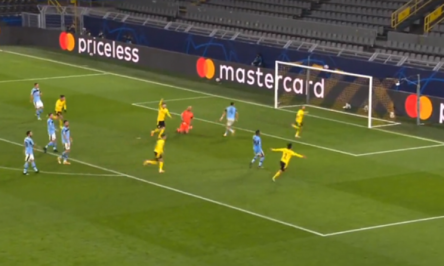 Dortmund i shënon Lazios në minutat e fundit të pjesës së parë