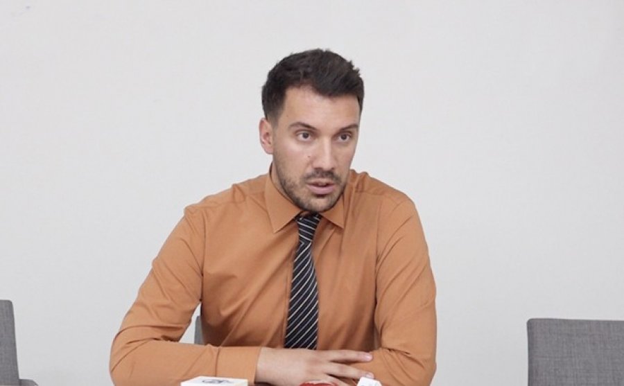 Këshilltari i Vjosa Osmanit: S` kemi dërguar komente për çështjen e deputetit Arifi, zëvendësimi nuk është bërë për shkak të zvarritjes së vendimit