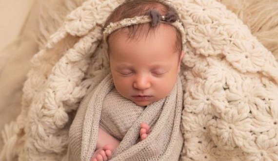 Për herë të parë në histori: Lind pas 27 vitesh bebeja nga embrioni i ngrirë