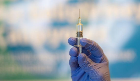 Gjinekologu kosovar: Shtatzënave nuk do t’u jepet vaksina COVID-19