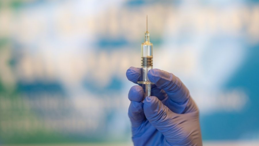 Gjinekologu kosovar: Shtatzënave nuk do t’u jepet vaksina COVID-19