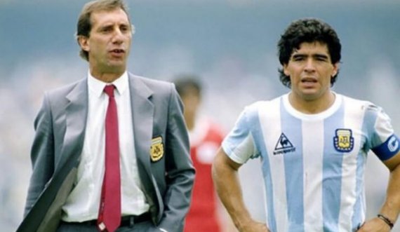 Carlos Bilardo ende nuk e di që Maradona ka vdekur, kanë frikë se nuk e përballon
