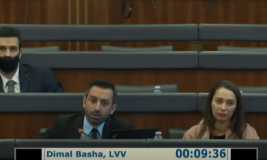 Deputeti Basha: Miu e maca janë bërë bashkë, ua urojmë LDK-së e PDK-së dashurinë