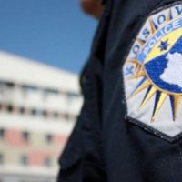 Vetëdorzohet në polici pejani që kërkohej nga policia për vjedhje
