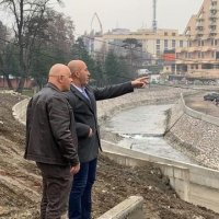 Nënkryetari i Parë i AAK’së thotë se Haradinaj është i vetmi që plotëson kriteret për Shef të Shtetit