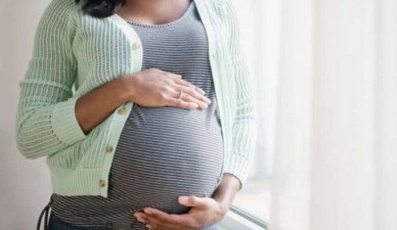 Mjeku i njohur shpjegon arsyet - Pse gratë shtatzëna nuk mund të marrin vaksinën kundër koronavirusit?