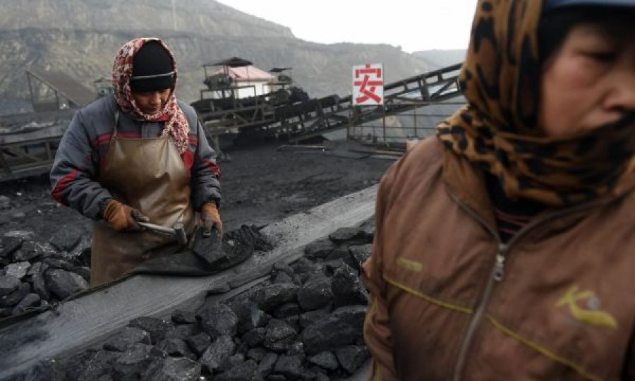 Rrjedh monoksidi i karbonit në minierë,  vdesi 18 minatorë 