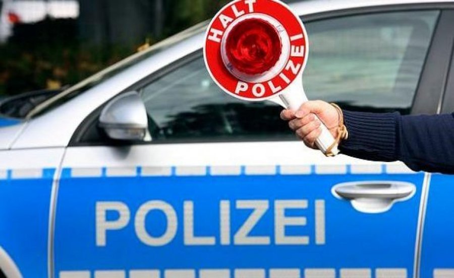 Policia gjermane ndalon autobusin nga Kosova, gjen 10 persona pa leje qëndrimi