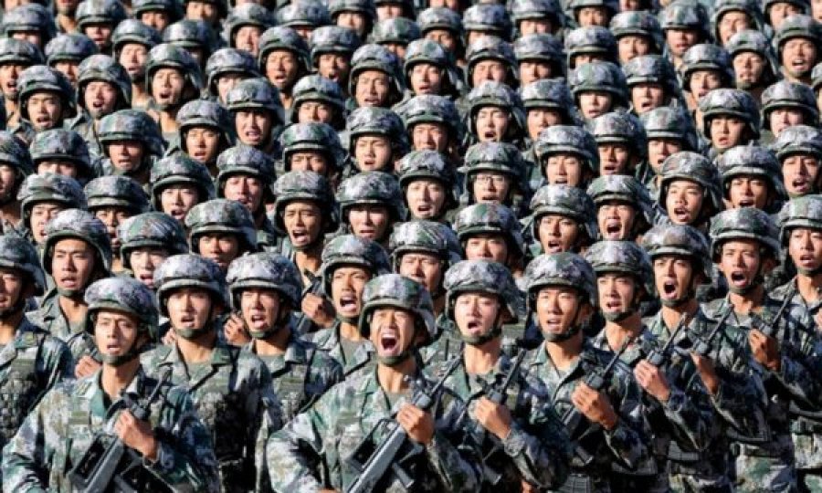 Drejtori i shërbimeve sekrete amerikane: Kina po krijon ushtarë të modifikuar nga ana biologjike