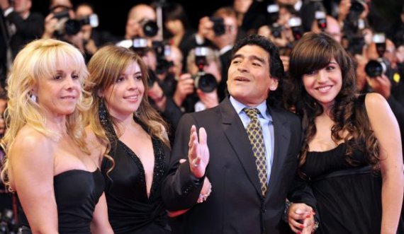 Maradona s’i përfshinë në testament ish-gruan dhe vajzat e veta