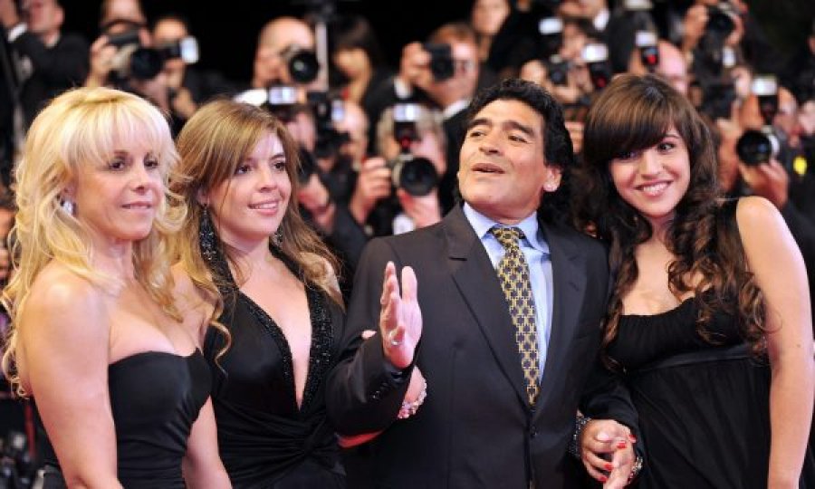 Maradona s’i përfshinë në testament ish-gruan dhe vajzat e veta