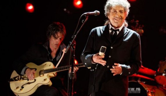Bob Dylan i shet të gjitha të drejtat e këngëve të tij