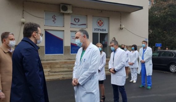 Petkoviq mbërrin në Kosovë, u përcjellë mesazhe të qeverisë serbe mjekëve në veri