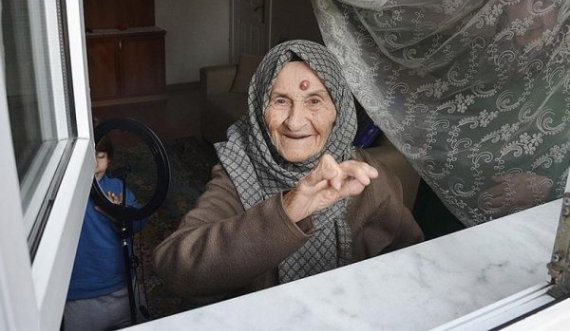 Rast i rrallë ndodhë në Turqi: 105-vjeçarja mposht COVID-19 për 5 ditë
