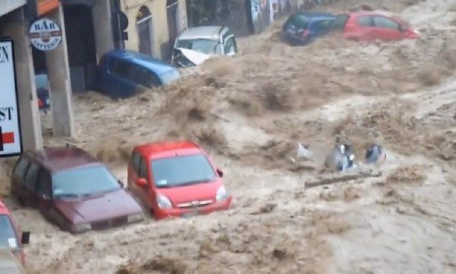 Ngritet alarmi i kuq, moti i keq godet Italinë, gjithë vendi ‘noton’ në ujë