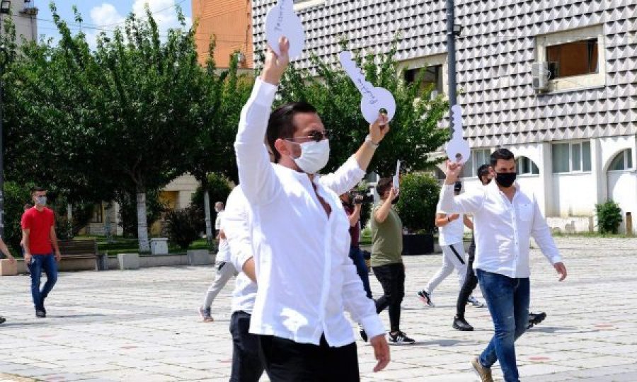 Qeveria paralajmëroi masa shtesë, gastronomët kërkojnë të punojnë pa kufizime në pragë të festave