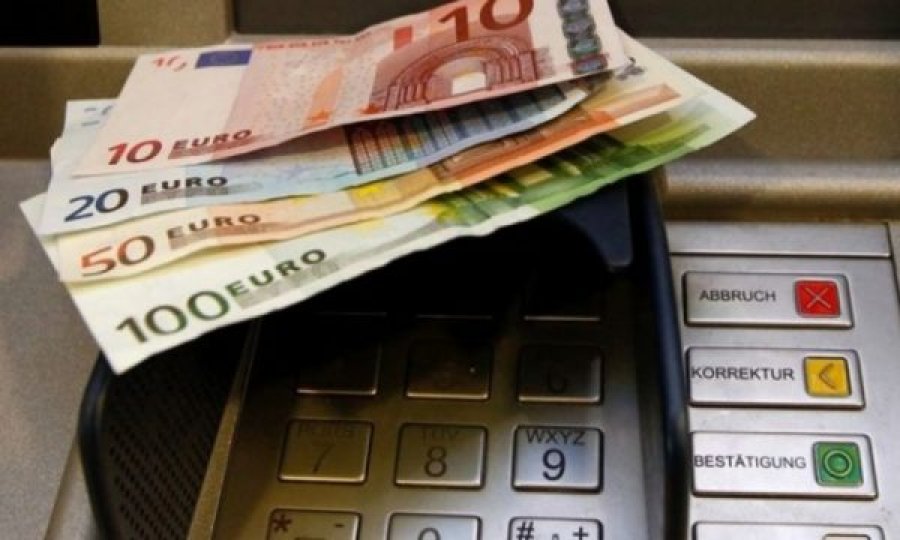 104 mijë kosovarë mund të tërheqin vetëm 10 euro nga Tusti