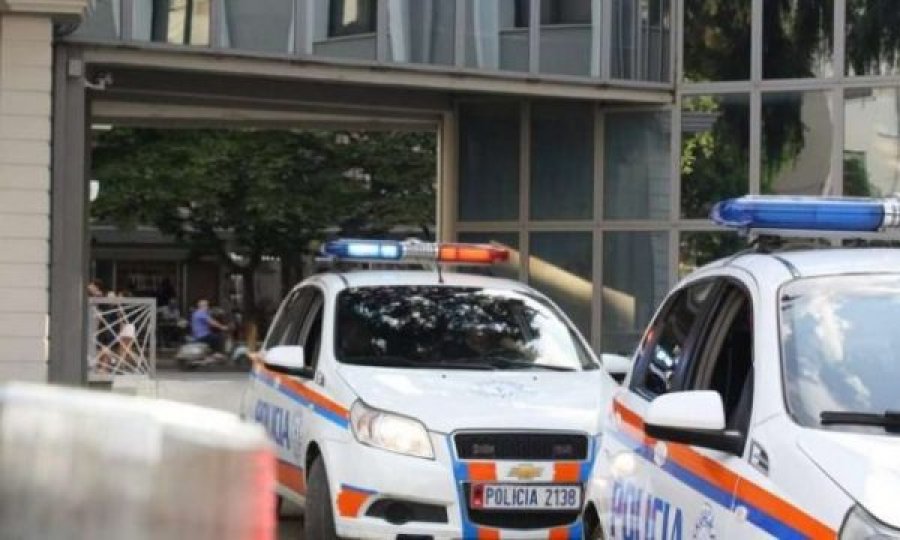 Vrasja e 25-vjeçarit/ Policia: Në vendngjarje u sekuestrua pistoleta dhe krehër me fishekë