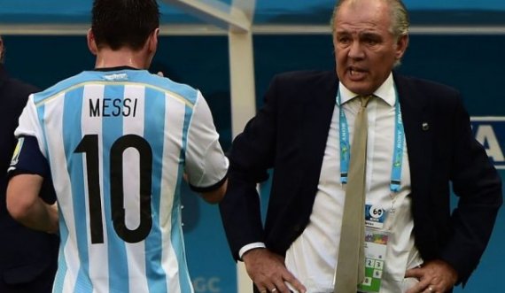 Reagimi emocionues i Messit rreth lajmit për vdekjen e ish-trajnerit të Argjentinës