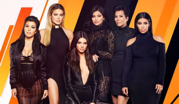 Për herë të parë pas 42 vitesh, familja Kardashian do të bëjë diçka ndryshe për këtë Krishtlindje!