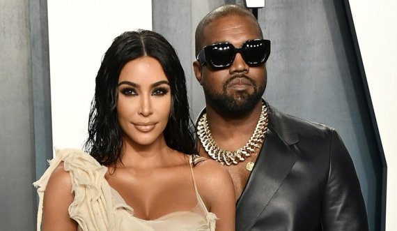 Zbuloni si e ka dekoruar shtëpinë për festa Kim Kardashian