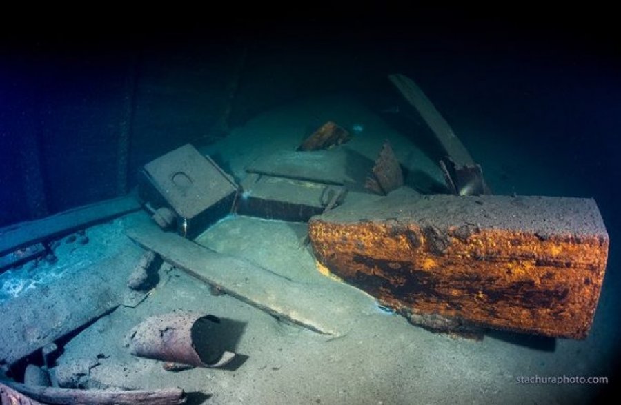 Zhytësit mbeten të shtangur me çfarë zbuluan në anijen Naziste të fundosur në det