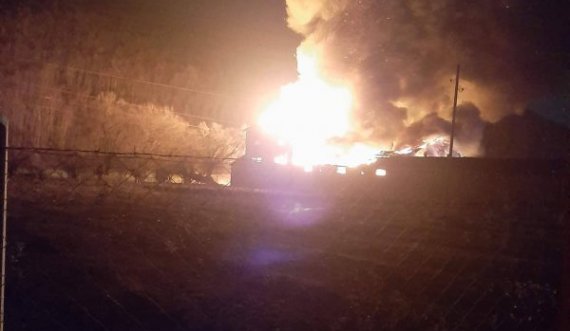 Zjarr i madh, pamje nga djegia e fabrikes në Prishtinë